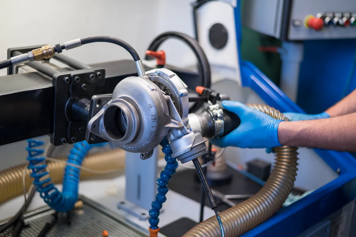 Regeneracja turbosprężarki w warsztacie NaprawaTurbo w Ciechanowie